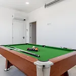 فيلة Locki With Jacuzzi And Private Pool