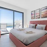 فيلة Locki With Jacuzzi And Private Pool لورينها