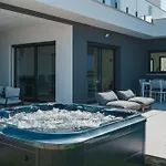 Locki With Jacuzzi And Private Pool * لورينها