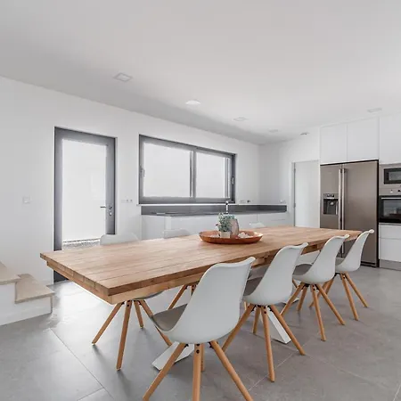 Locki ヴィラ ロウリニャン