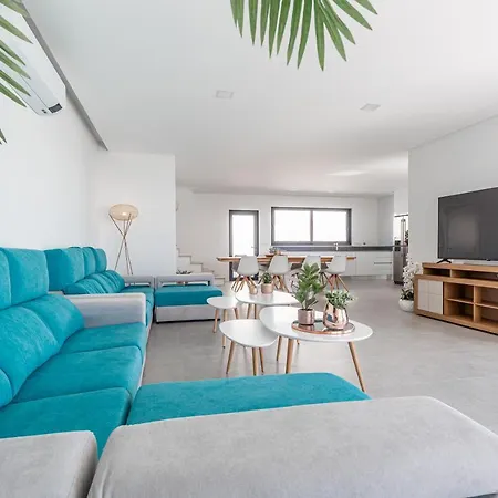 Locki With Jacuzzi, Private Pool And Sea View *