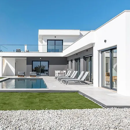 فيلة Locki With Jacuzzi And Private Pool *