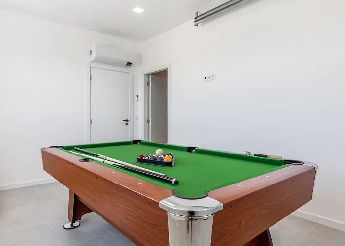 Villa Locki With Jacuzzi And Private Pool