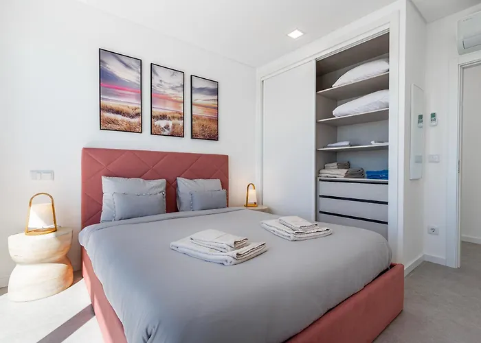 Locki With Jacuzzi And Private Pool